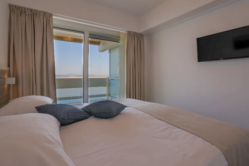 Семейный Номер Вид на Море, Omorika