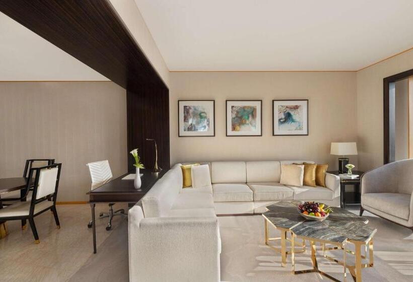 Люкс Клуб, Shangri La Dubai