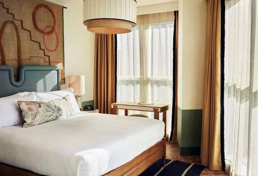 اتاق استاندارد با چشم‌انداز, The Hoxton, Poblenou