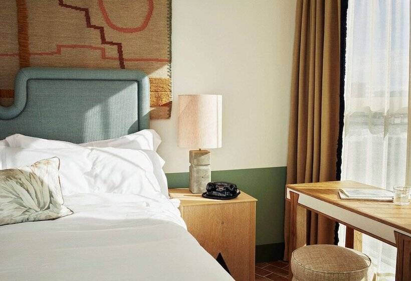 اتاق استاندارد با چشمانداز, The Hoxton, Poblenou