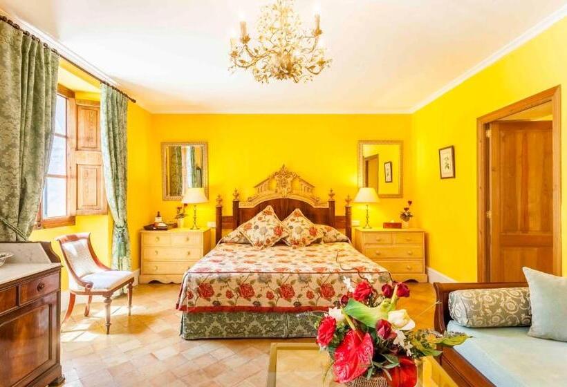 جناح جونيور مطل على الحديقة, The Salvia   Adults Only