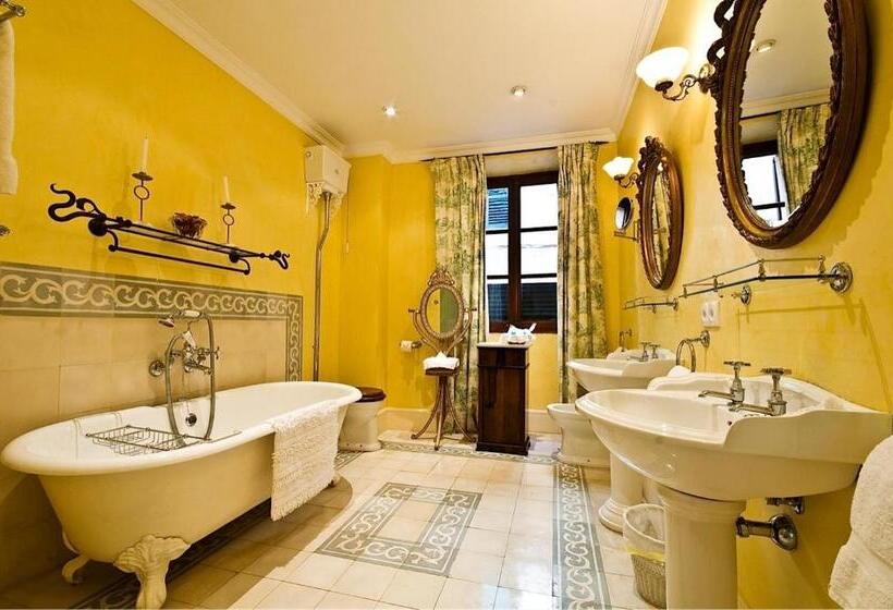 جناح جونيور مطل على الحديقة, The Salvia   Adults Only