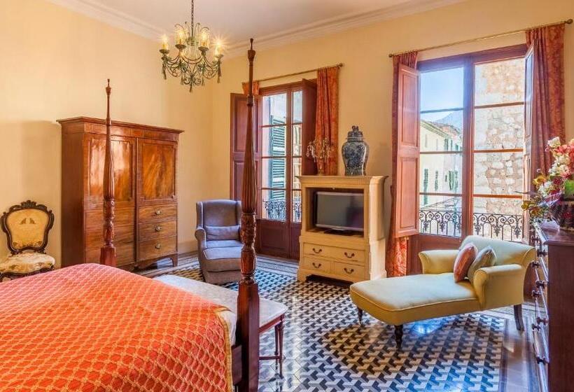 جناح سوبيريور, The Salvia   Adults Only