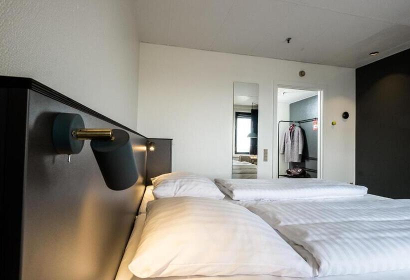 Quarto Triplo Standart, Four Points Flex by Sheraton Ishoj