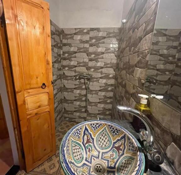 اتاق استاندارد, Hiking Nomads Guesthouse