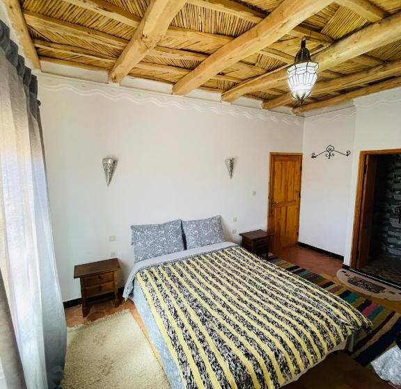 اتاق استاندارد سه تخته با چشم‌انداز باغ, Hiking Nomads Guesthouse