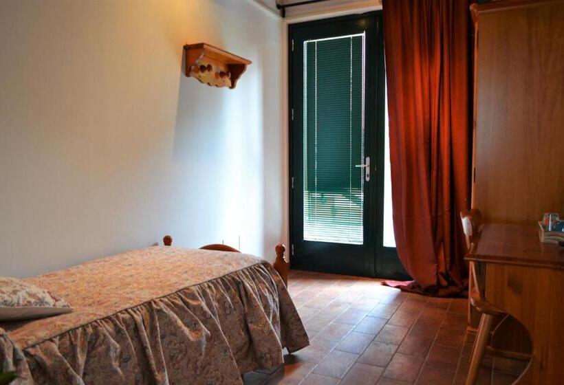 חדר סטנדרט יחיד מותאם לאדם עם מוגבלויות, Agriturismo Le Oche Selvatiche