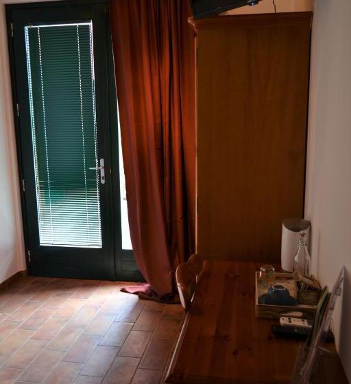 חדר סטנדרט יחיד מותאם לאדם עם מוגבלויות, Agriturismo Le Oche Selvatiche