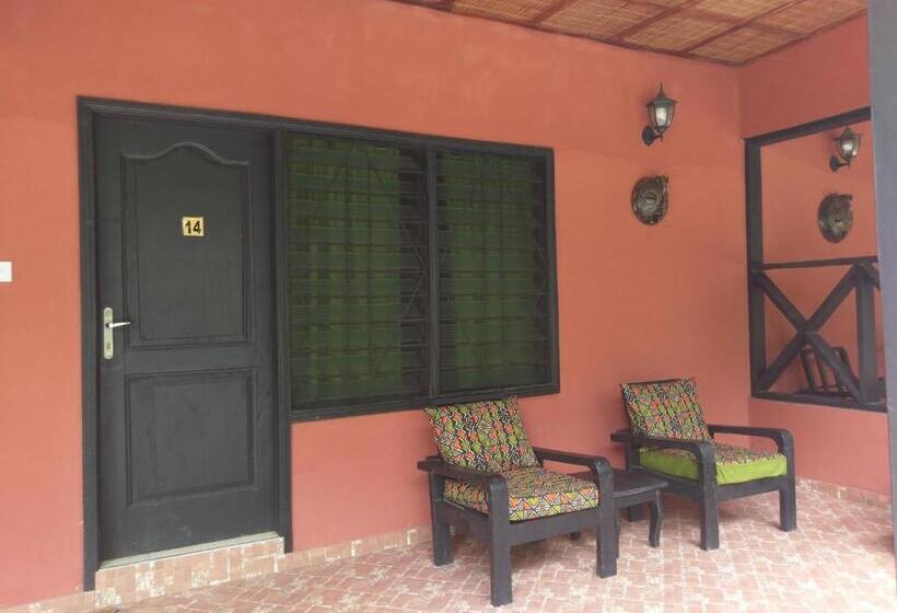 غرفة قياسية ثلاثية, Big Foot Safari Lodge