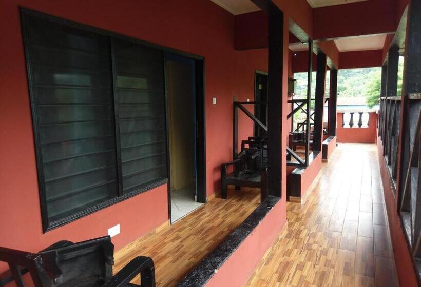 غرفة قياسية مطلة على الجبل, Big Foot Safari Lodge