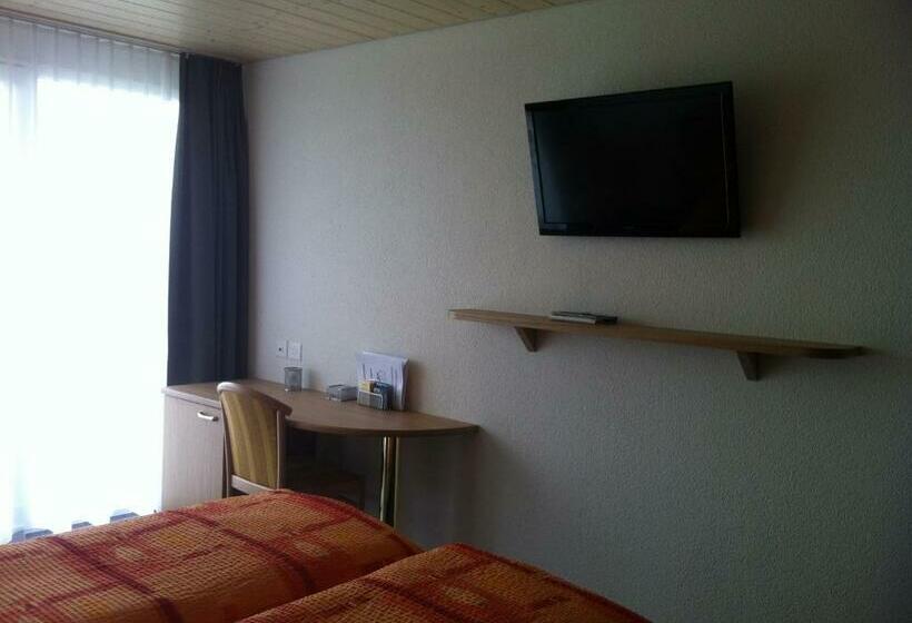 غرفة قياسية, Chemihütte