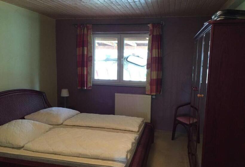 Apartament 1 Dormitori amb Terrassa, Ferienhaus 3 _ Ferien Im Gutspark