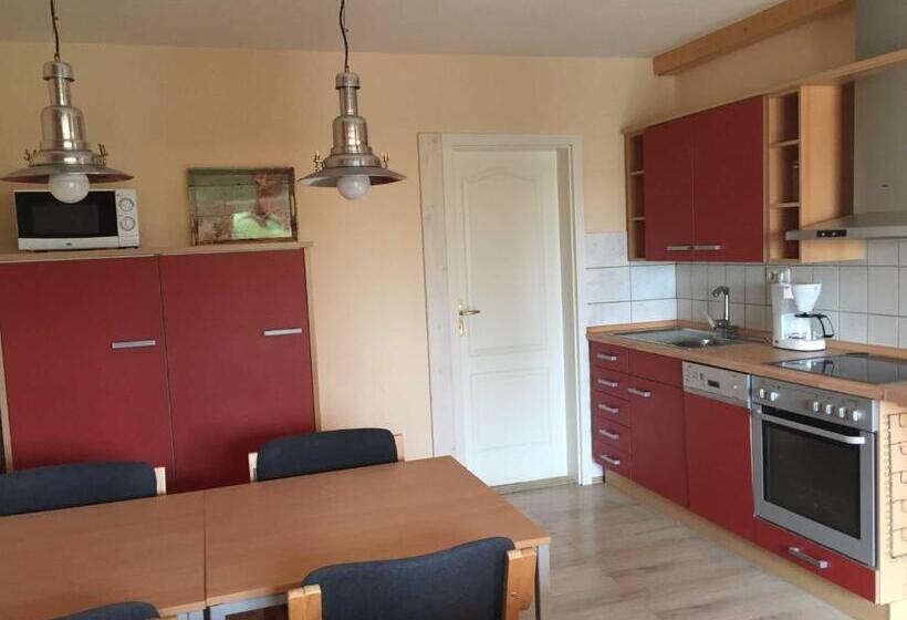 Apartament 1 Dormitori amb Terrassa, Ferienhaus 3 _ Ferien Im Gutspark