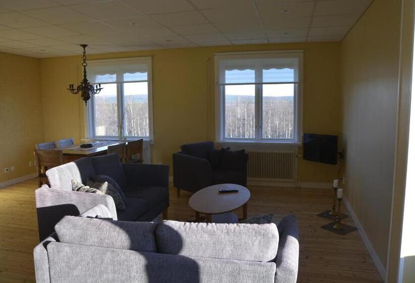 דירת שלושה חדרים, Lannavaara Lodge