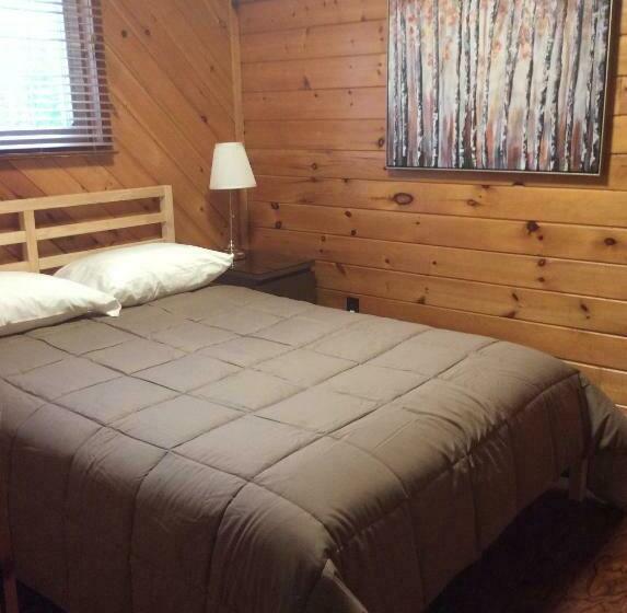 غرفة أساسية, Madawaska Lodge