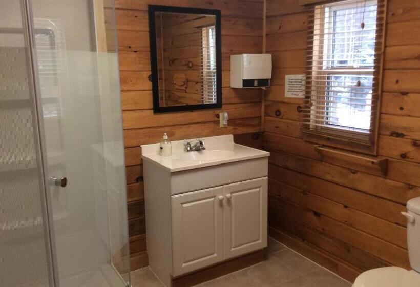 غرفة قياسية, Madawaska Lodge