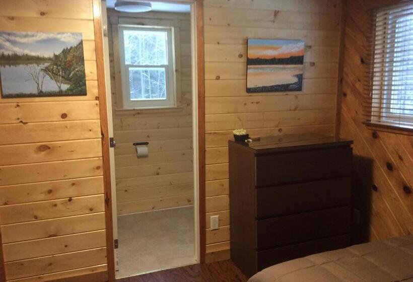 غرفة قياسية, Madawaska Lodge