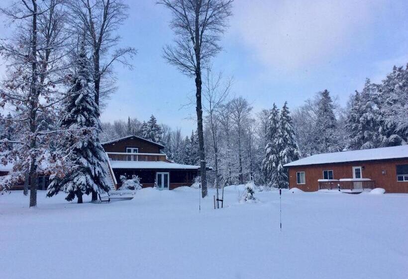 غرفة قياسية, Madawaska Lodge