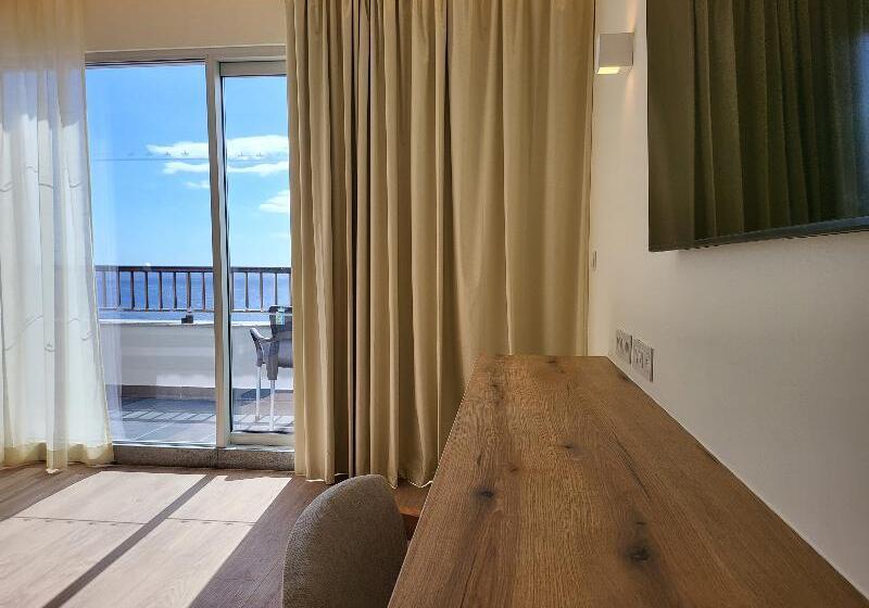 수피리어 룸, Nava Hotel Tawangmangu