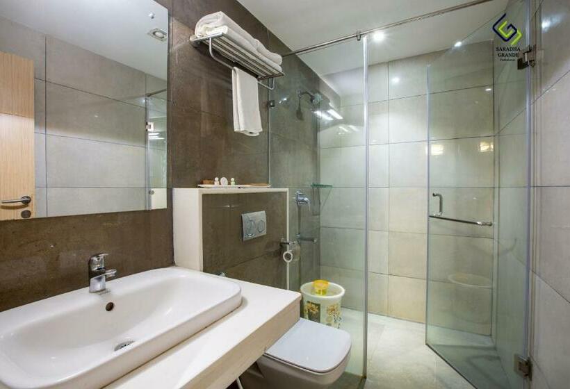 Номер Economy, Saradha Grande