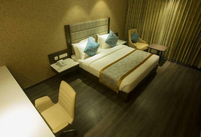 Номер Economy, Saradha Grande