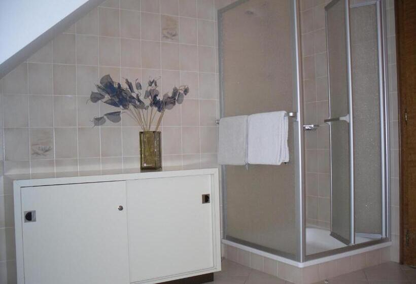 חדר סטנדרט, Schröder