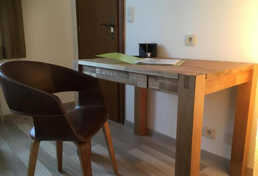 חדר סטנדרט, Schröder