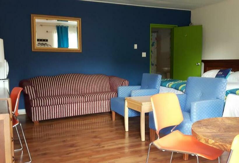 غرفة عائلية, All Tucked Inn