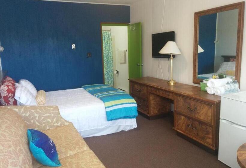 إستوديو ديلوكس, All Tucked Inn