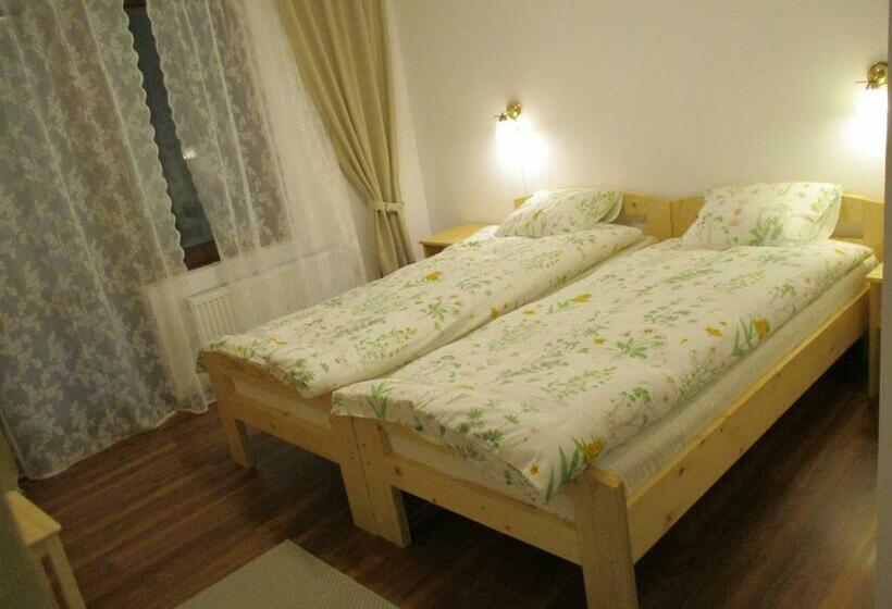 غرفة قياسية مطلة على الجبل, Cabana Poiana Galdei