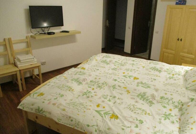 غرفة قياسية, Cabana Poiana Galdei