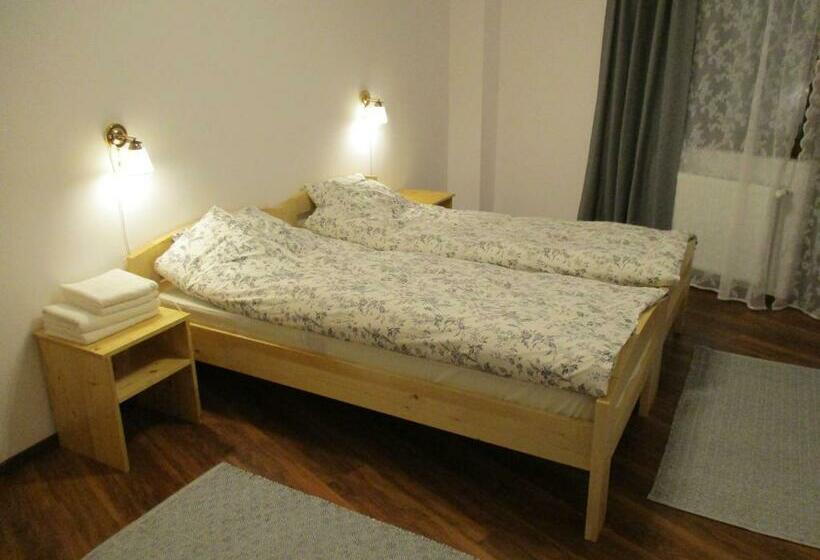 غرفة قياسية, Cabana Poiana Galdei