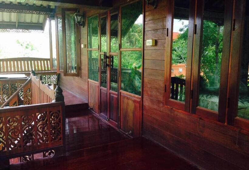 家庭间, Panpim Resort