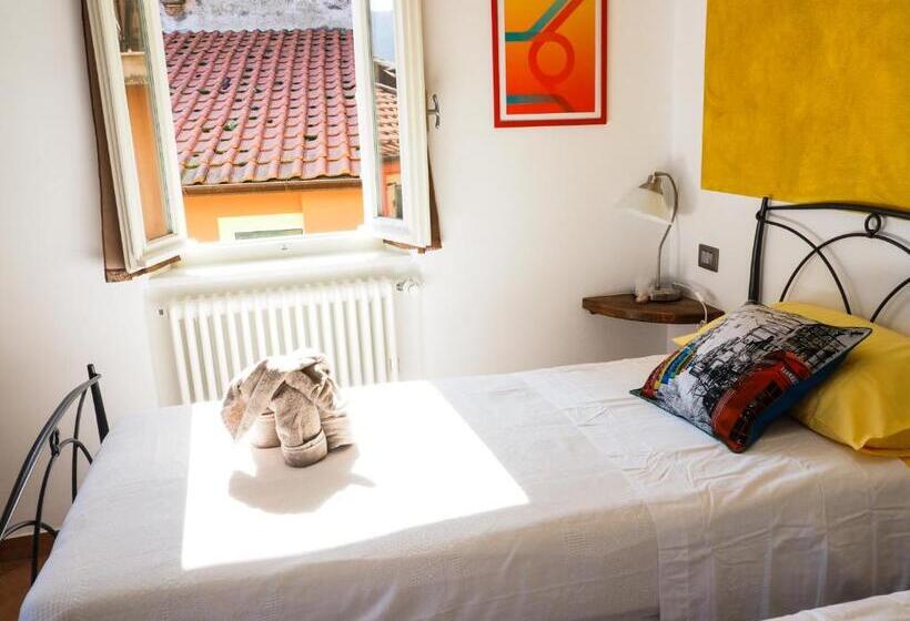 Четырехместный Номер Стандарт с Балконом, Pietra Di Mare