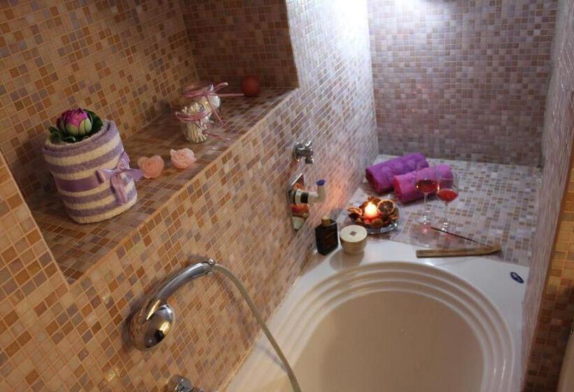 Номер Стандарт, Pietra Di Mare