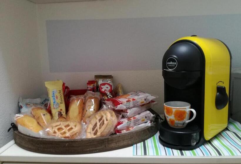 Четырехместный Номер Стандарт с Балконом, Pietra Di Mare