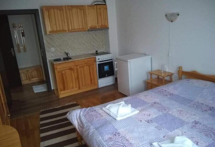 バルコニー付きスタンダードルーム, Rodopsko Katche