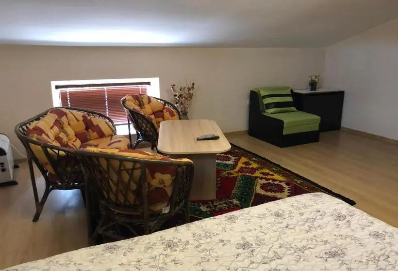 バスルーム共同エコノミー4人部屋, Villa Jerman