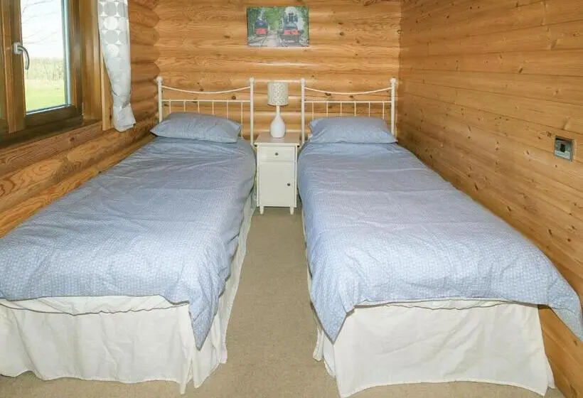 ２ベッドルームハウス, Laxfield Lodges