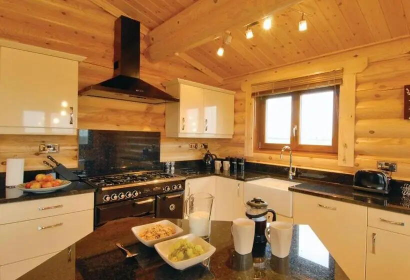 ２ベッドルームハウス, Laxfield Lodges