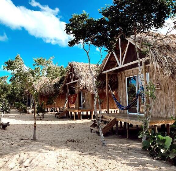 Трехместный Номер Deluxe Вид на Море, Maleiwa Beach