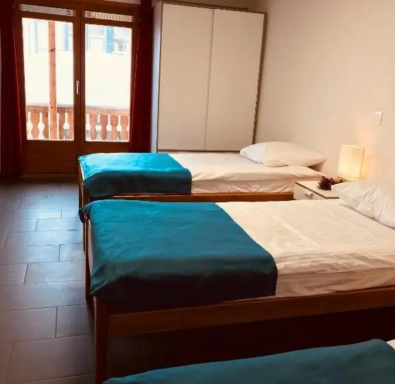 اتاق استاندارد سه نفره, Chalet Montriond Bike & Ski