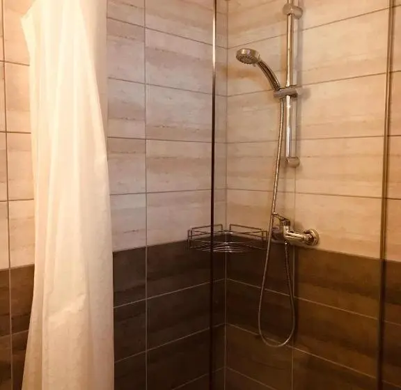 اتاق خانوادگی, Chalet Montriond Bike & Ski