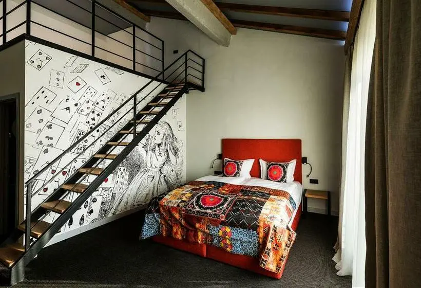Chalet, Chateau Copsa Complex