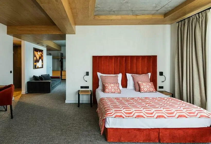 Suite Junior, Chateau Copsa Complex