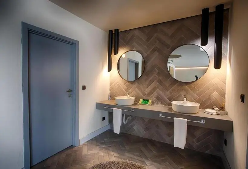 Suite Deluxe, Chateau Copsa Complex