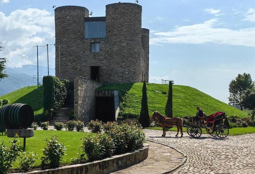 デラックススイート, Chateau Copsa Complex