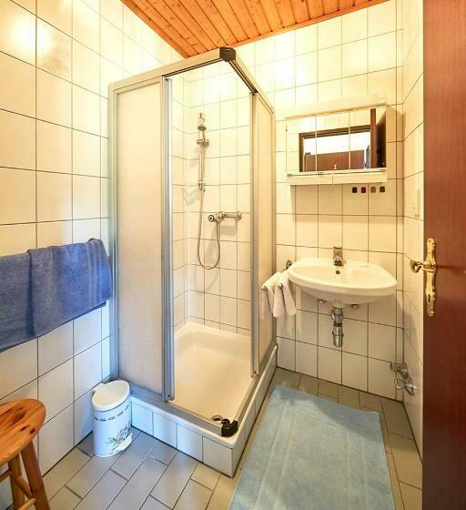 스탠다드 테라스 룸, Mittendrin