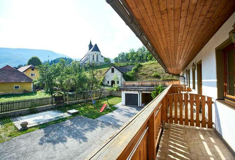 스탠다드 테라스 룸, Mittendrin