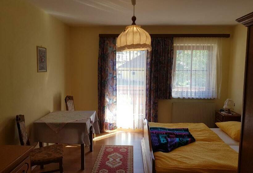 스탠다드 테라스 룸, Mittendrin